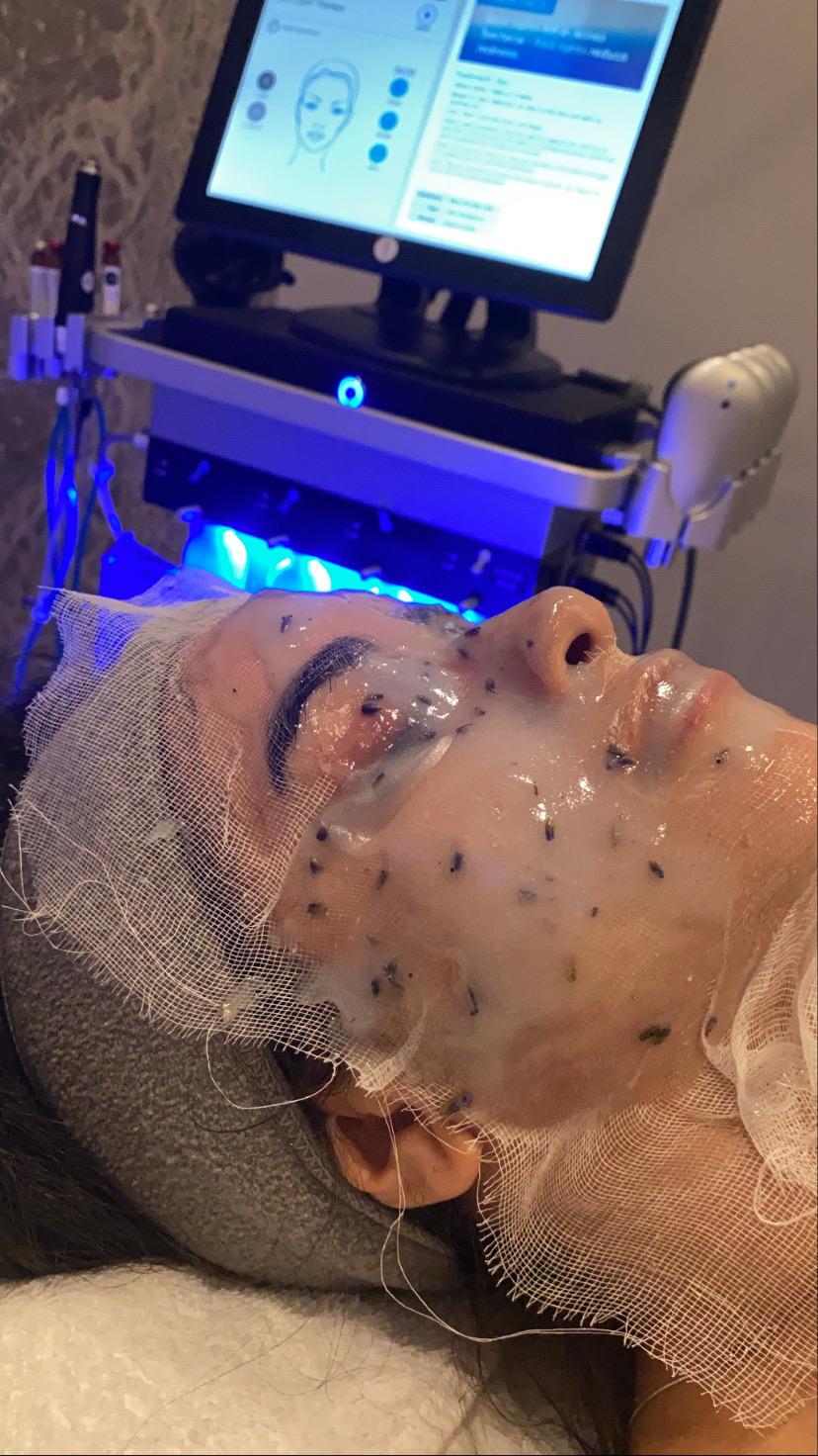 Hydro glow facial in progress